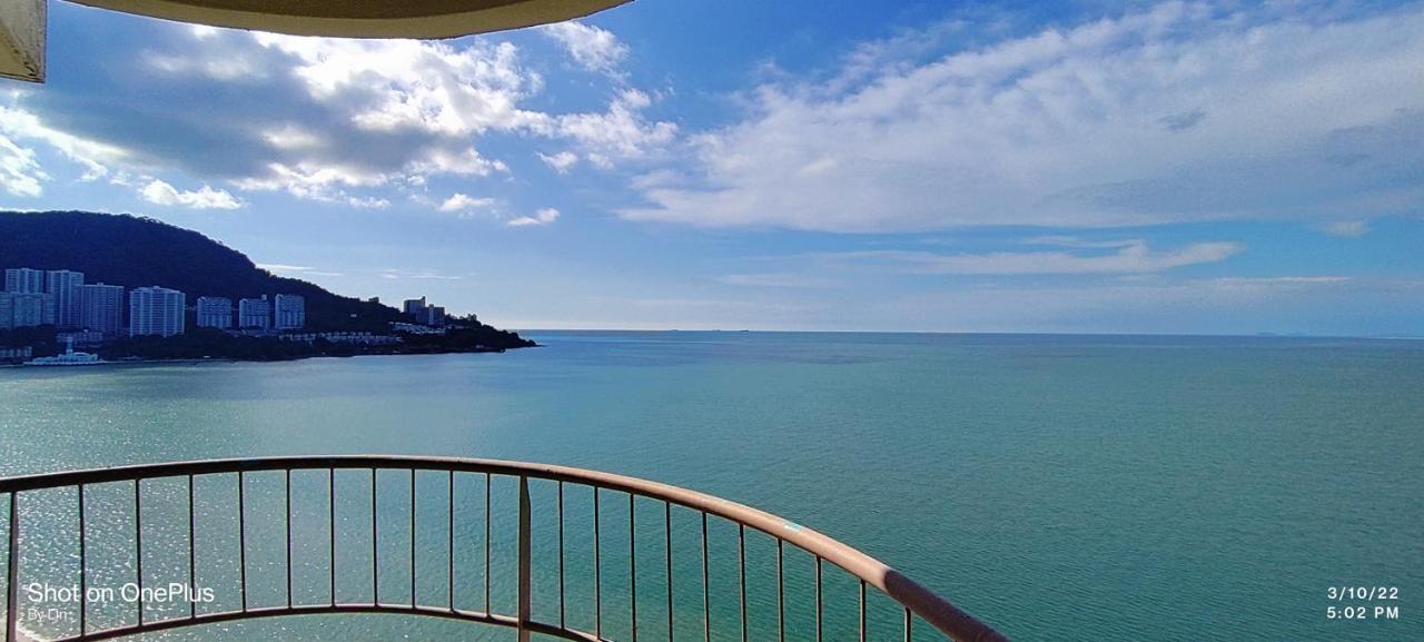 Sea View Paradise Apartment Tanjung Bungah  Exterior photo