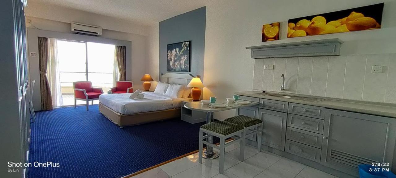 Sea View Paradise Apartment Tanjung Bungah  Exterior photo