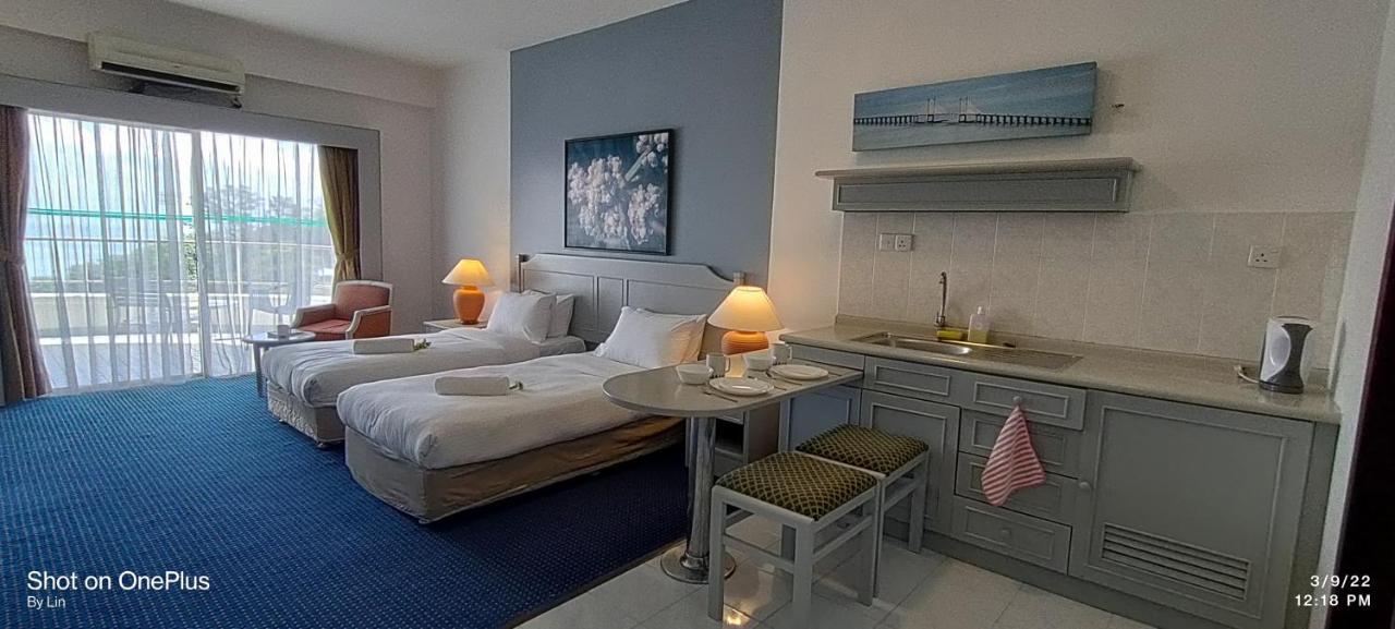 Sea View Paradise Apartment Tanjung Bungah  Exterior photo