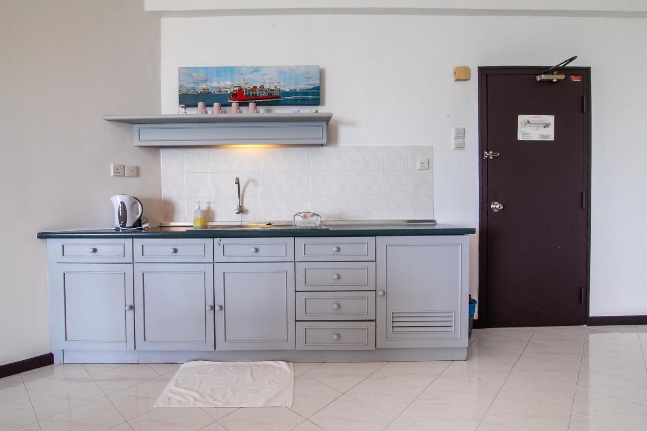 Sea View Paradise Apartment Tanjung Bungah  Exterior photo